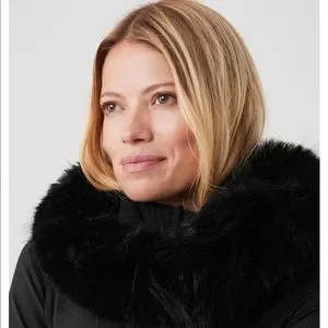 手袋 [Alo Yoga] Faux Fur Mittens Faux Fur Mittens - Black | Alo Yoga